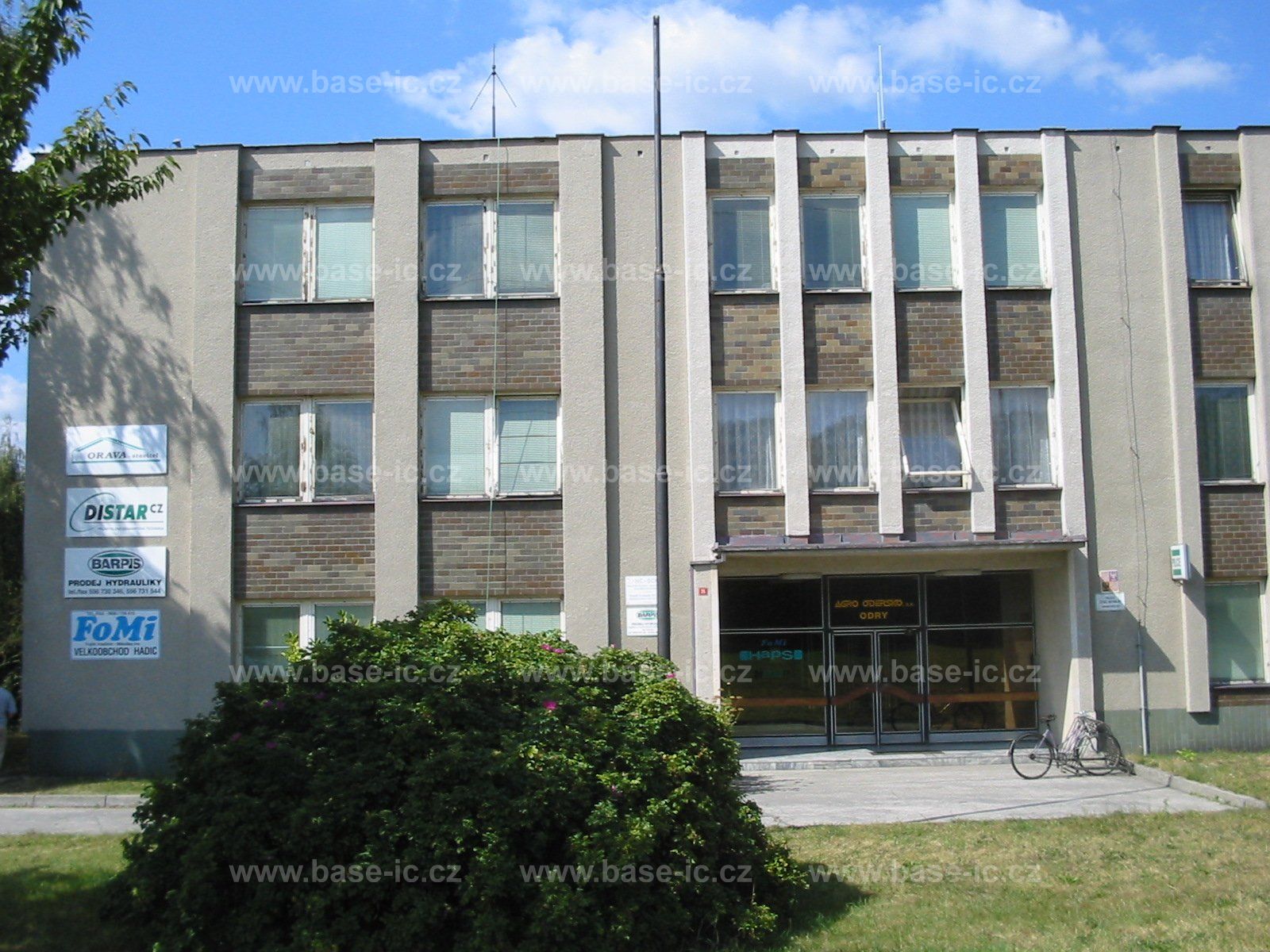 main image