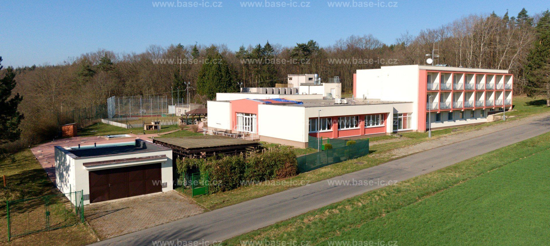 main image