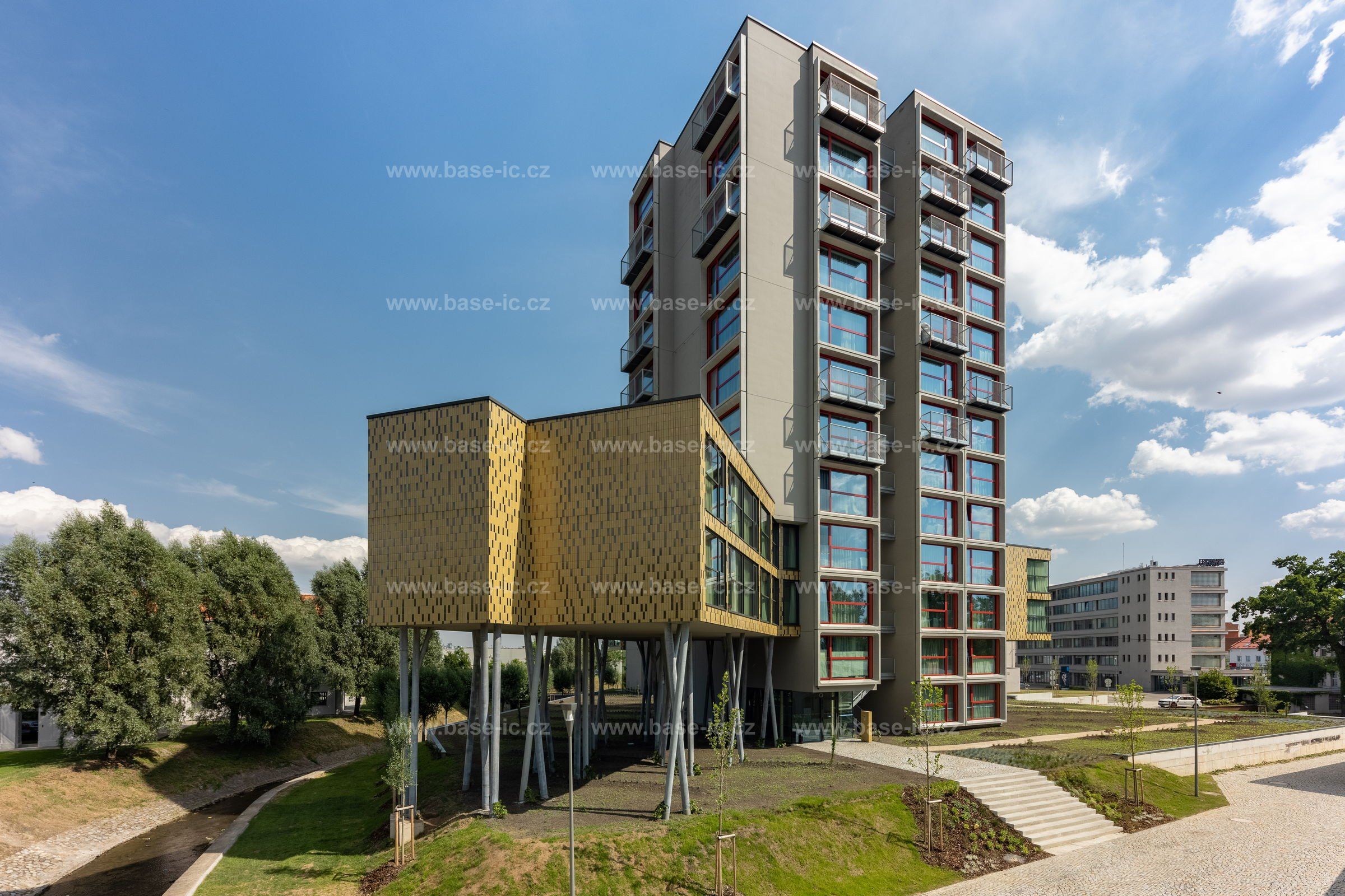 main image