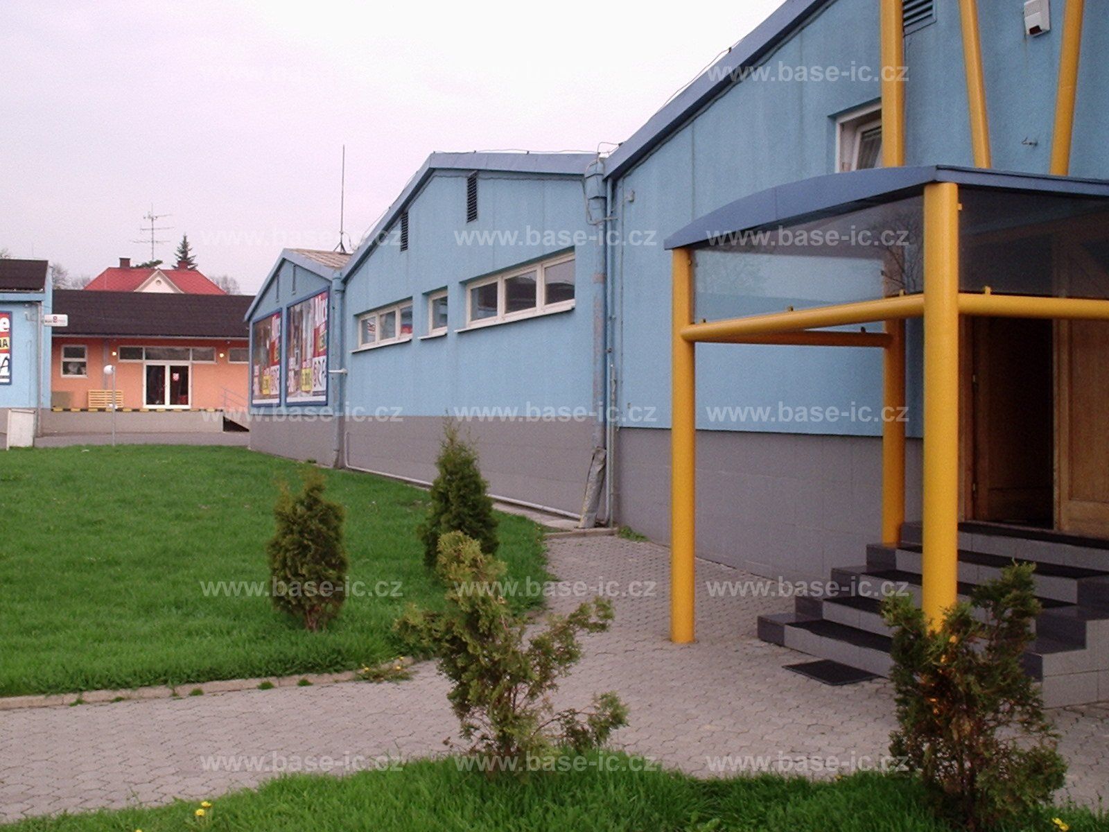 main image